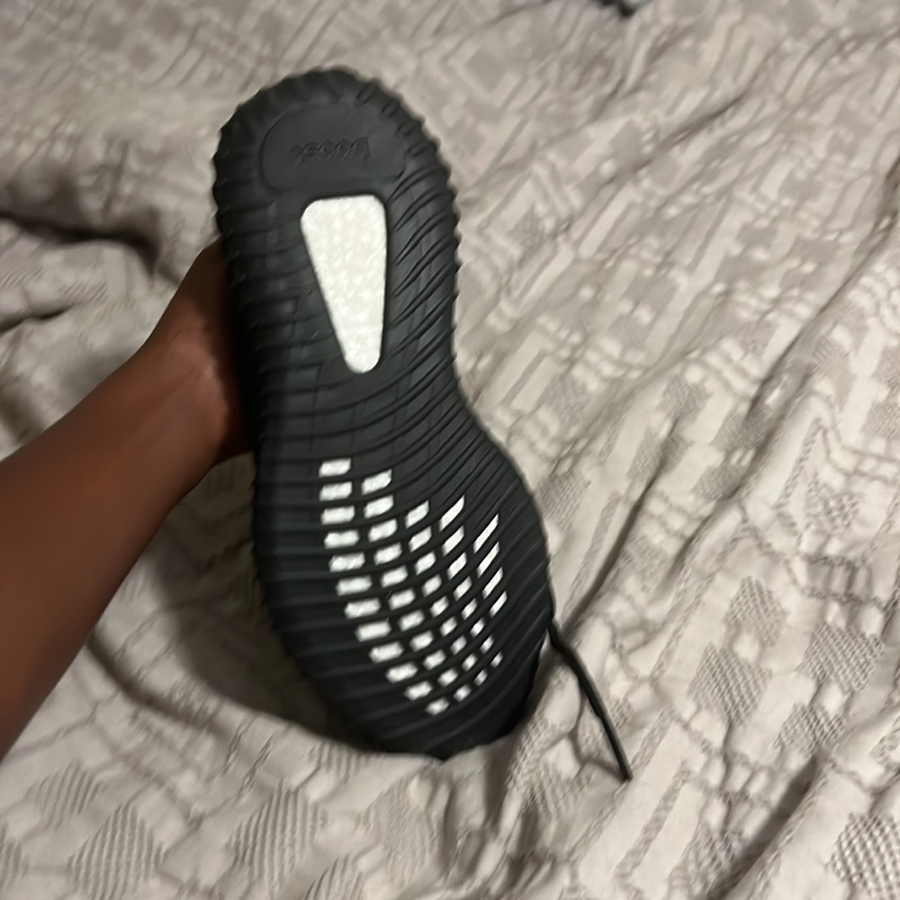 Yezzy 350 - Picture 2 of 5